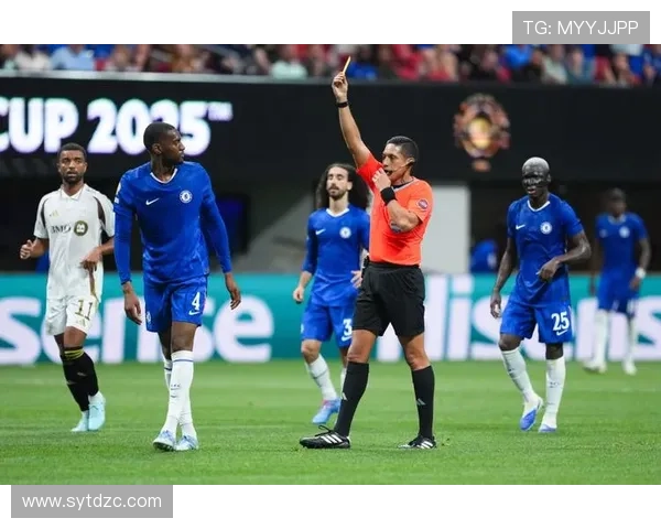 切尔西足球明星手机壳热销让你随时随地展现球迷风采