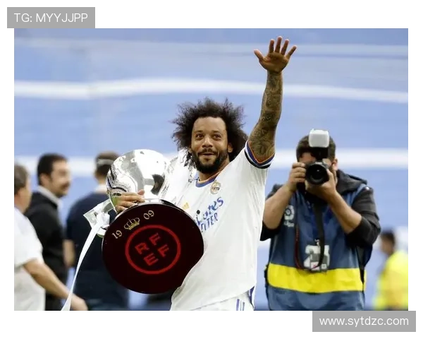 足球明星赠送豪车背后的故事与球迷的梦想之旅